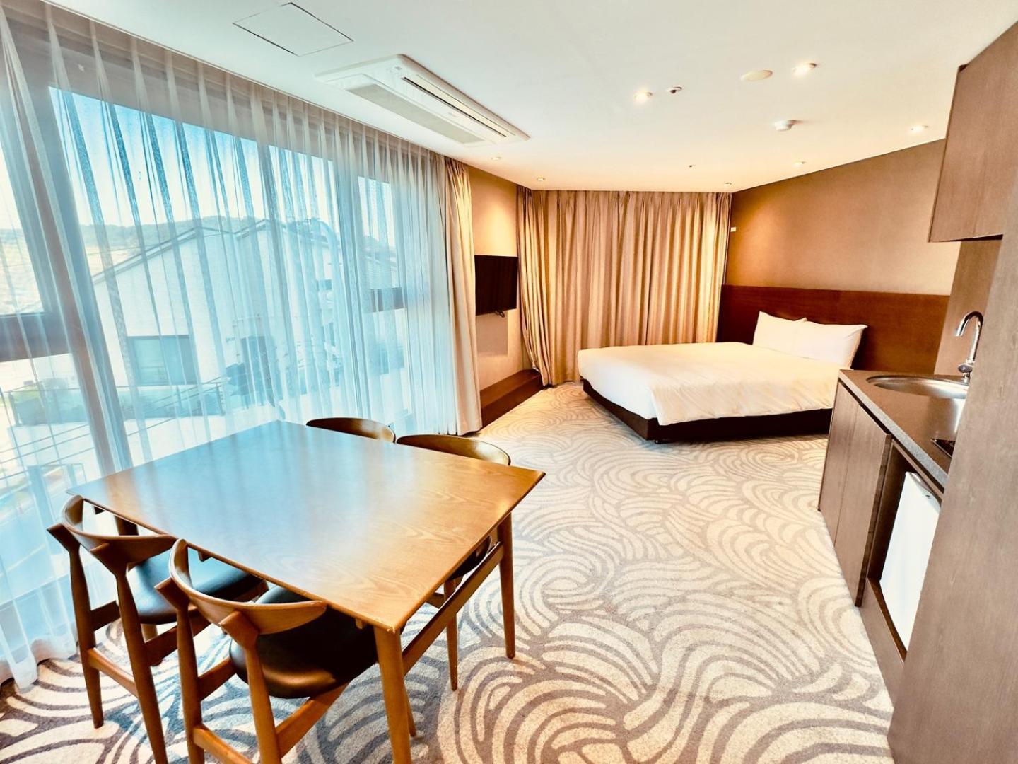 Saint Beach Hotel Чеджудо Экстерьер фото