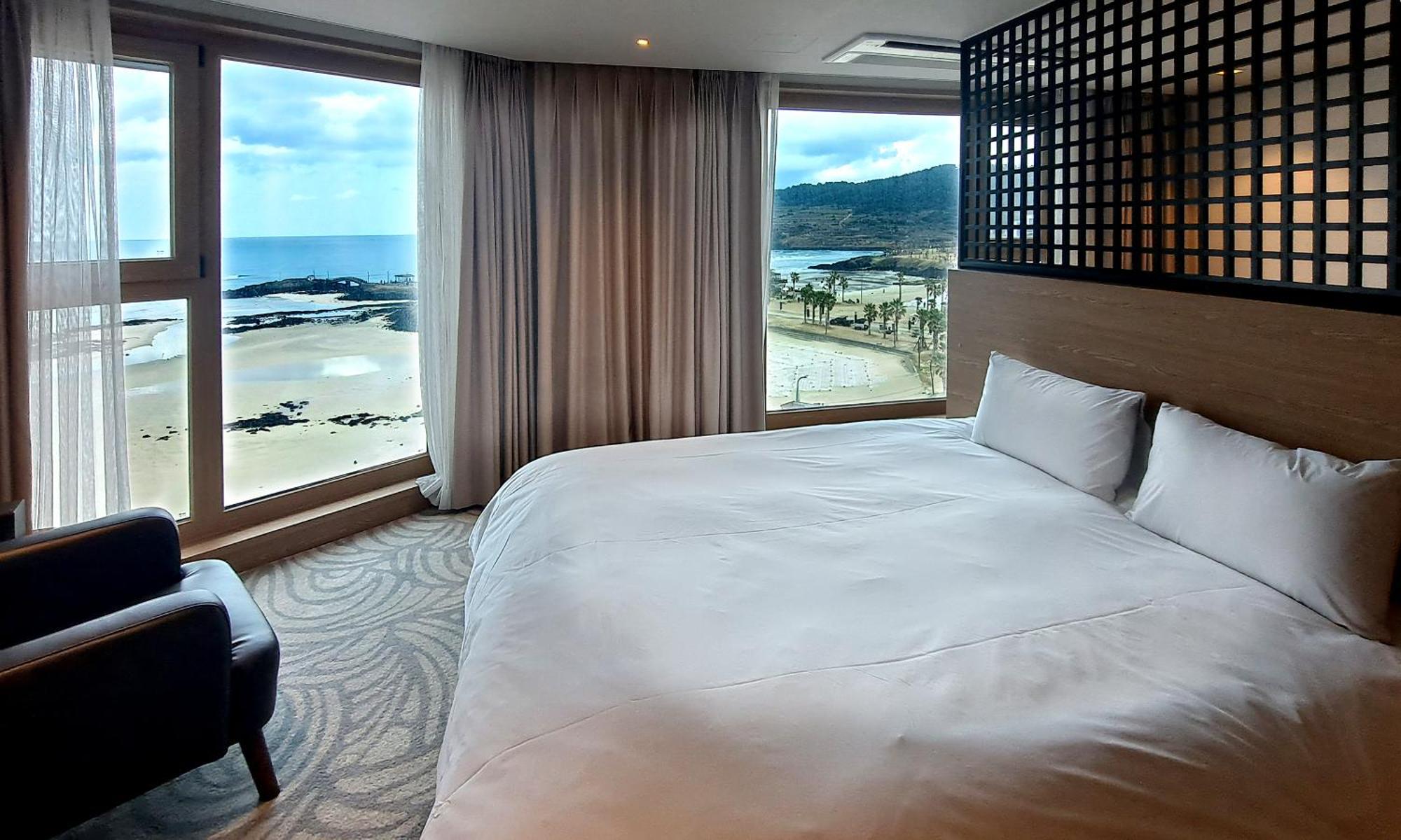 Saint Beach Hotel Чеджудо Экстерьер фото
