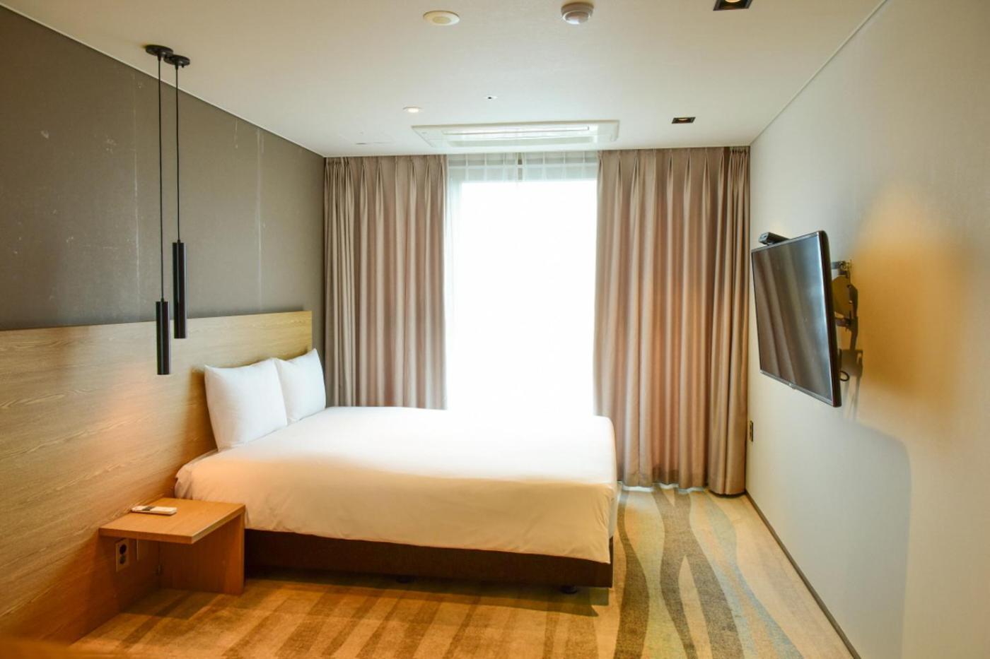 Saint Beach Hotel Чеджудо Экстерьер фото